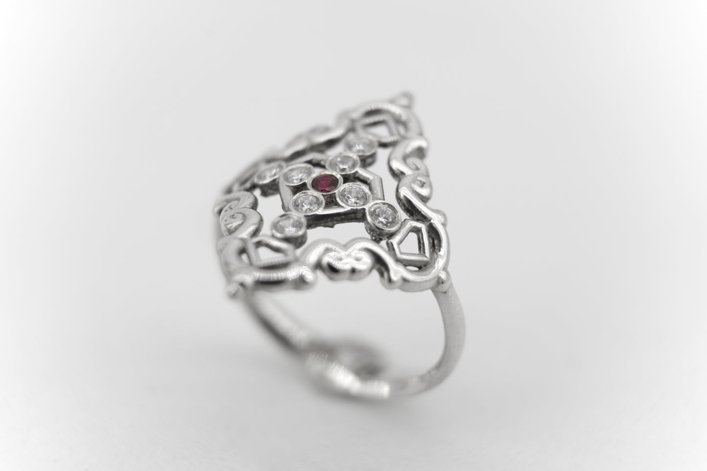 Anillo Creu Mallorquina JVP Rococó V1 Circonitas Blancas y Roja