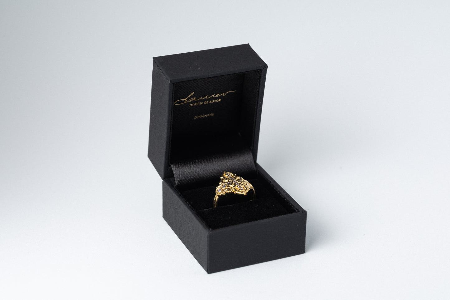 Anillo Creu Mallorquina JVP Rococó V2 Tanzanitas