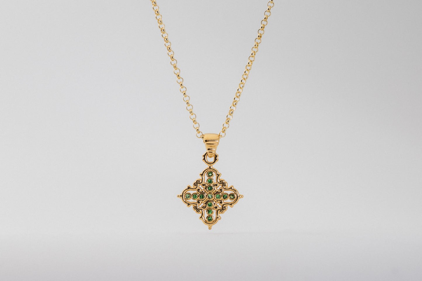 Collar Creu Mallorquina JVP Rococó V2 Granates Tsavorita